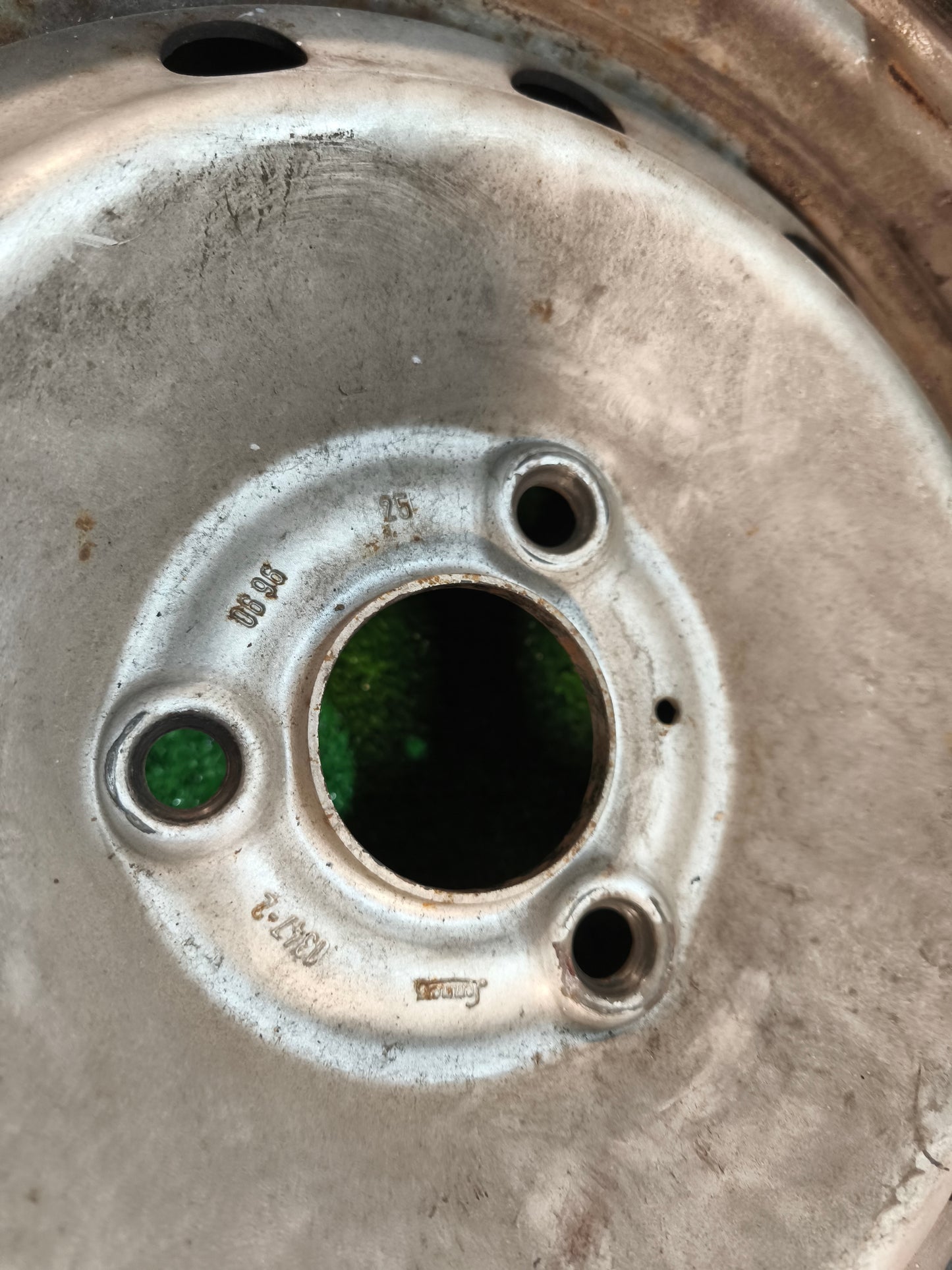 4 Jantes com pneu citroen AX 145/70/13