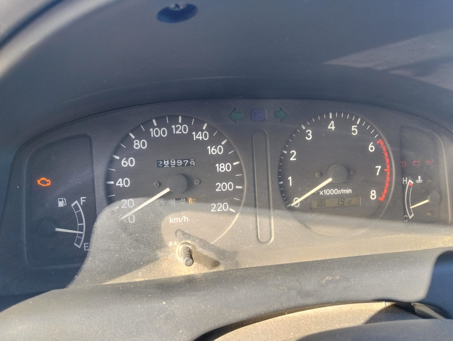 Toyota Corolla viii compact (E110)
1.4 EE111 86CV 1998