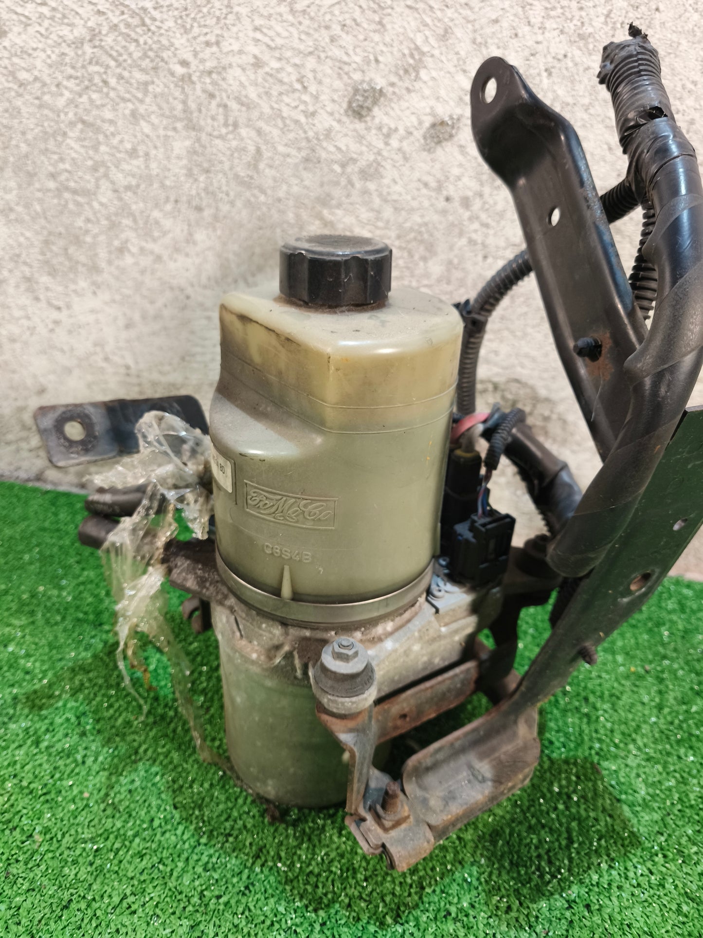 Bomba direção Ford focus 2005