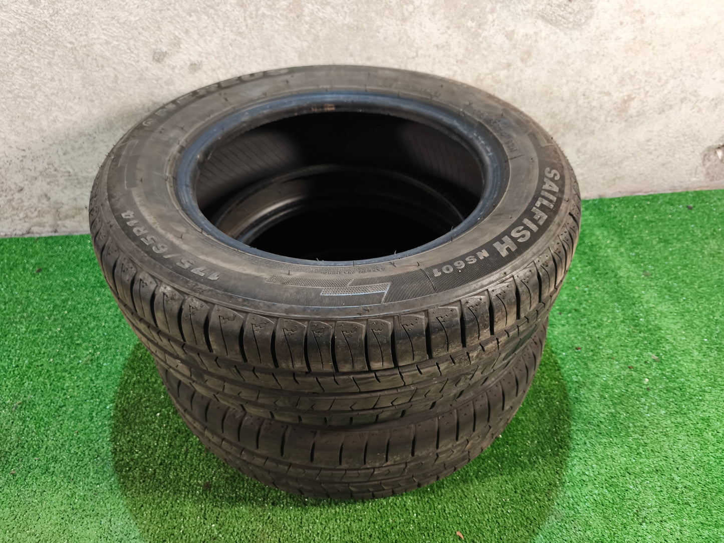 2 pneus semi novos 175/65/14