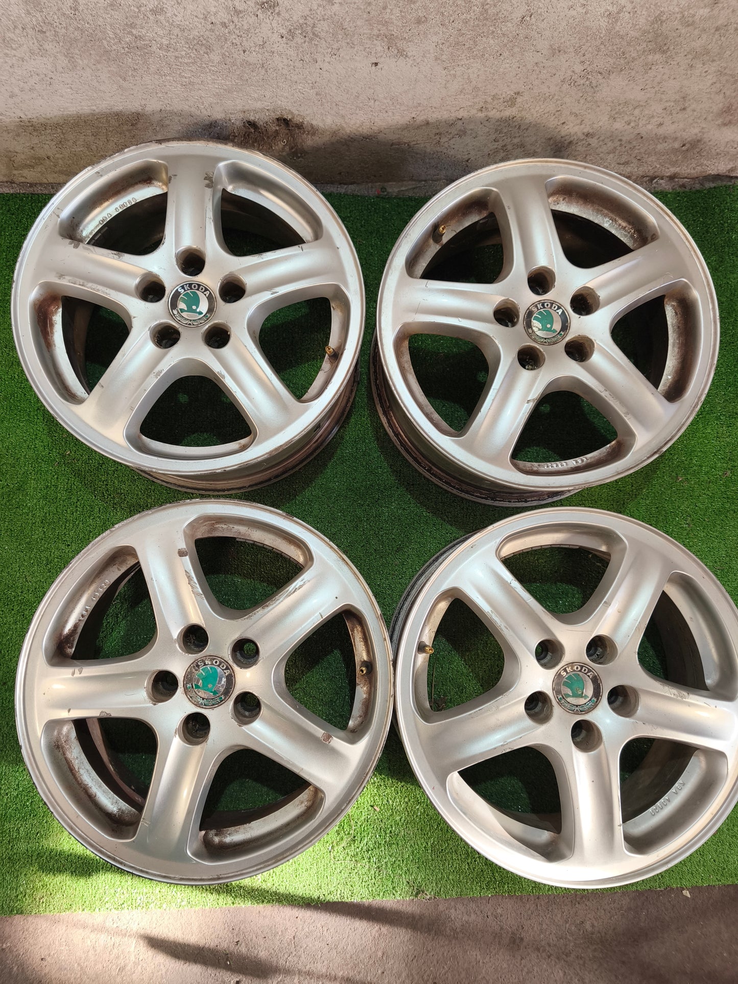 4 jantes Skoda R15