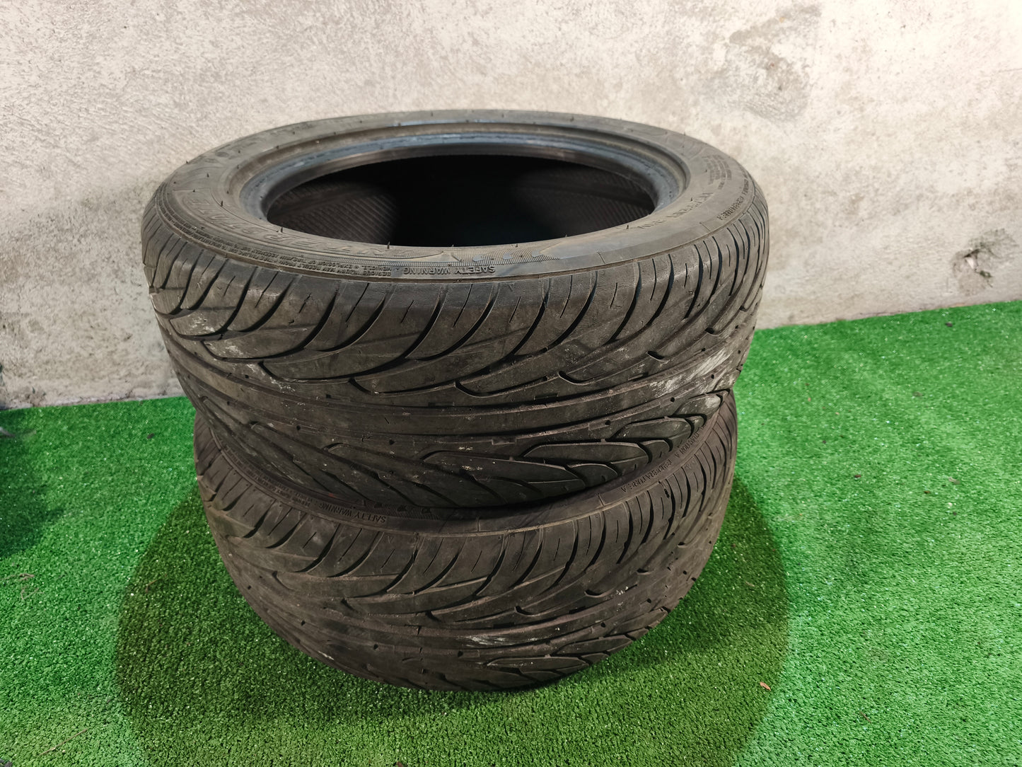 2 pneus semi novos 195/75/15