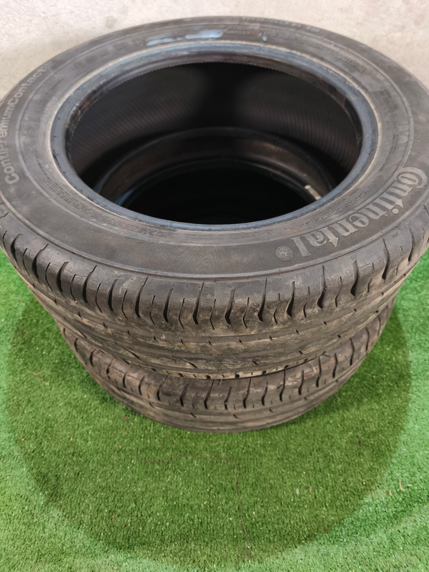 2 pneus Continental 195/60R15