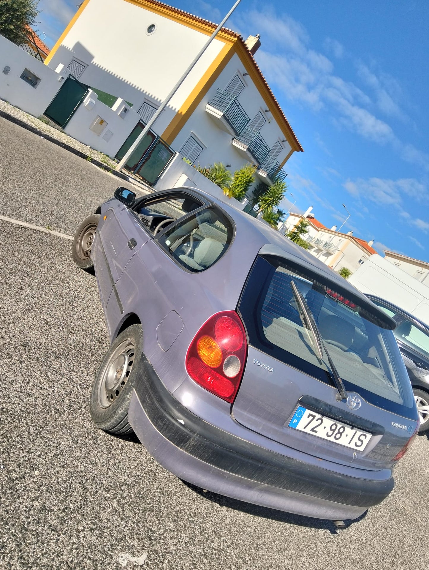 Toyota Corolla viii compact (E110)
1.4 EE111 86CV 1998