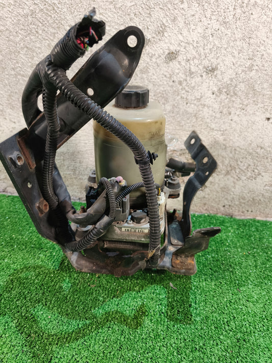 Bomba direção Ford focus 2005