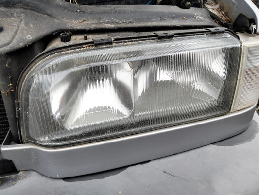 Faróis dianteiros (esq. / dir.) Volvo 850 GLE 1992 2.0