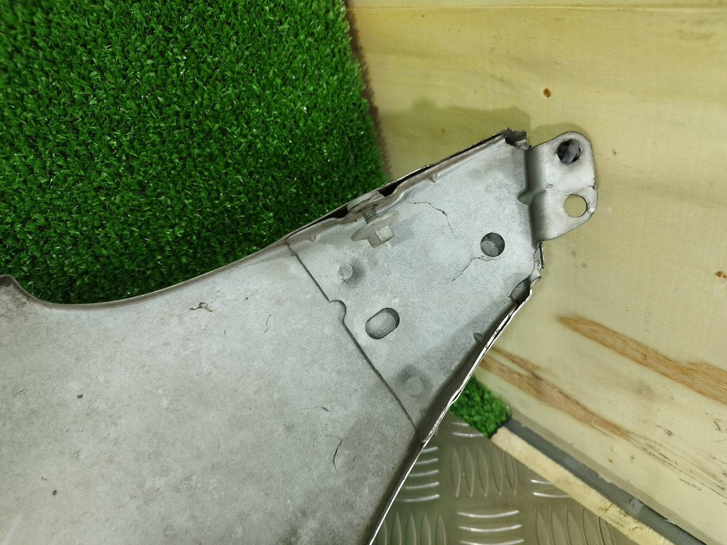 Guarda lamas direito Peugeot 206 cinzento