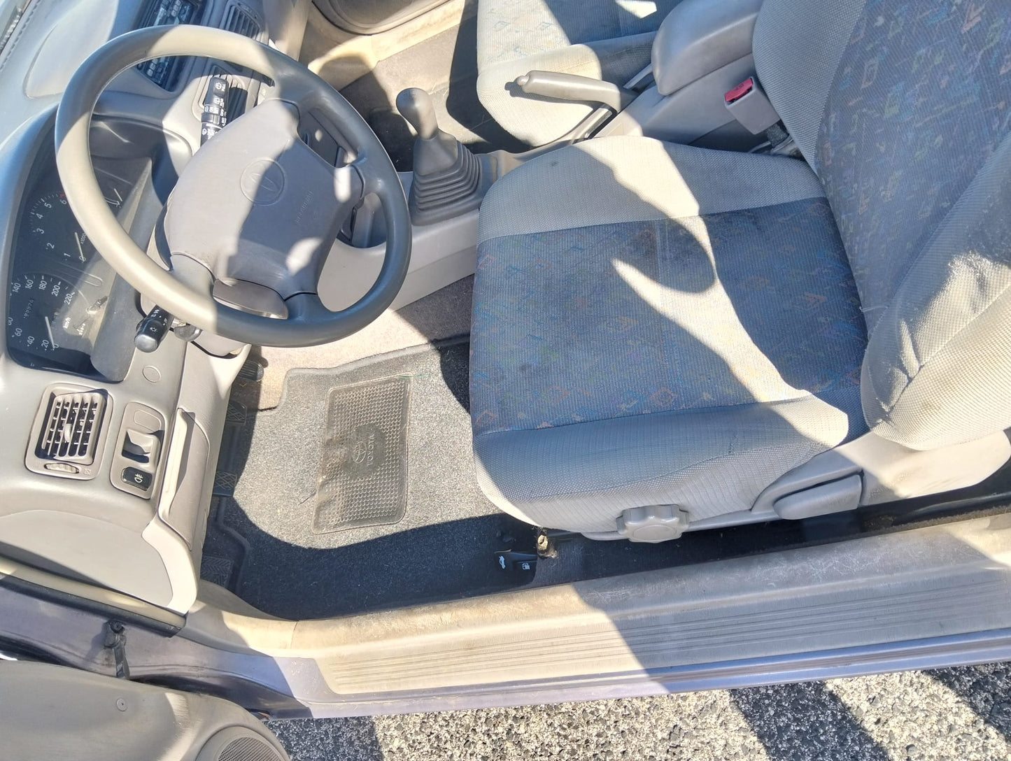 Toyota Corolla viii compact (E110)
1.4 EE111 86CV 1998