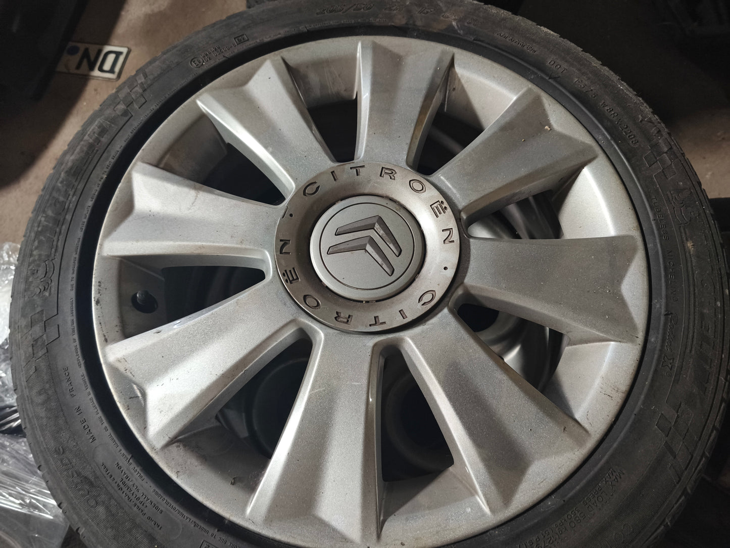 5 Jantes 17'' Originais Citroën com pneus 205/50 R17 (<50%)